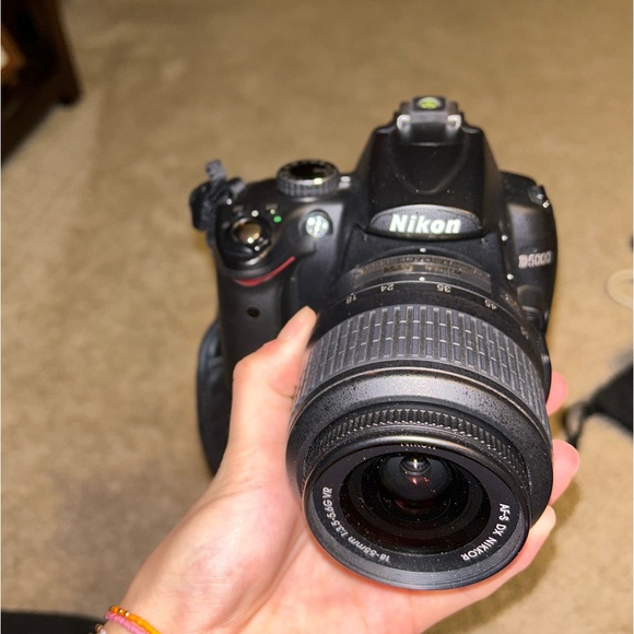 Nikon D5000 - Picture 8 of 13